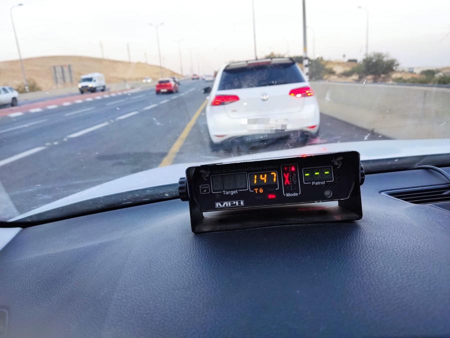 الشرطة الاسرائيلية : ضبط سائق من رام الله يقود بسرعة وبدون رخصة 